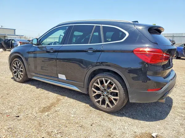 WBXJG7C04M5U01633 2021 BMW X1 - Image 2