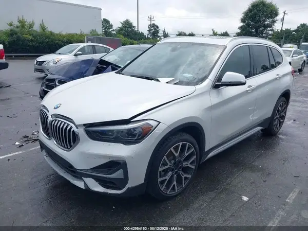 WBXJG7C04M5U29707 2021 BMW X1 - Image 2