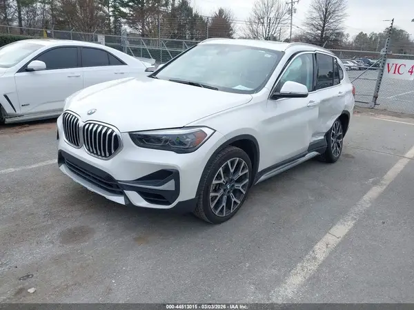 WBXJG7C04M5U36799 2021 BMW X1 - Image 2