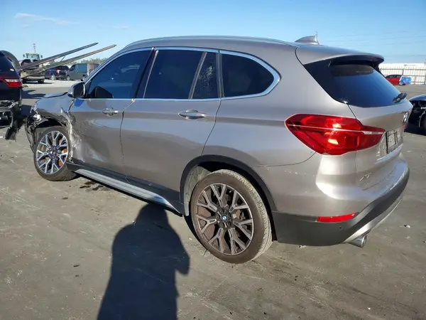 WBXJG7C05M5S14918 2021 BMW X1 - Image 2