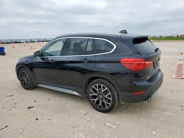 WBXJG7C05M5S35610 2021 BMW X1 - Image 2