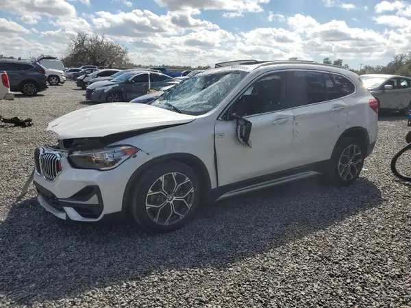 WBXJG7C05M5S74858 2021 BMW X1 - Image 1