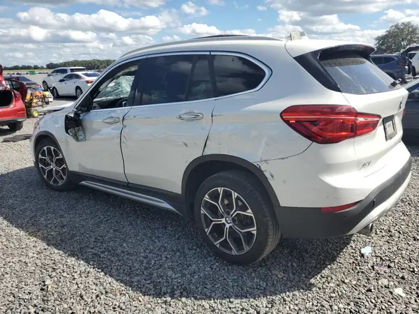 WBXJG7C05M5S74858 2021 BMW X1 - Image 2