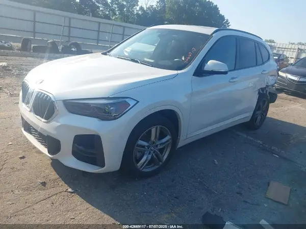 WBXJG7C05M5T24027 2021 BMW X1 - Image 2