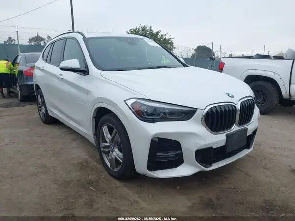 WBXJG7C05M5T41653 2021 BMW X1 - Image 1