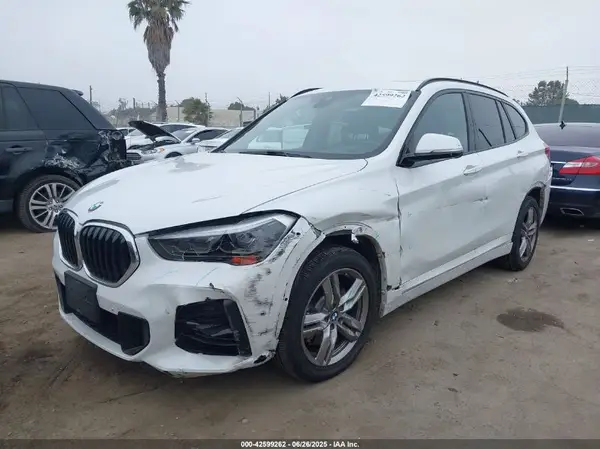 WBXJG7C05M5T41653 2021 BMW X1 - Image 2