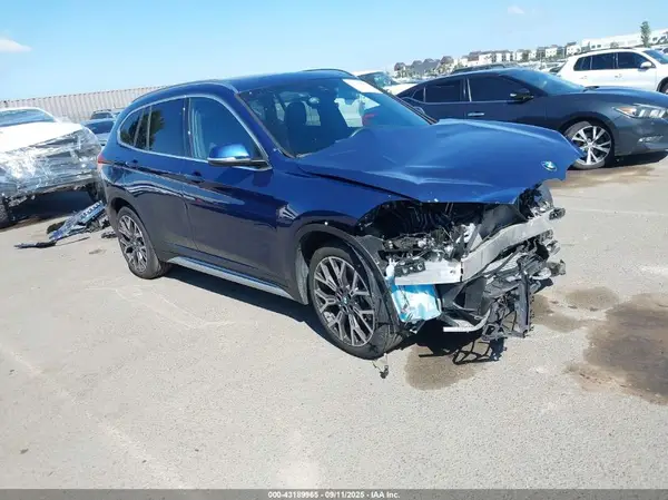 WBXJG7C05M5T49803 2021 BMW X1 - Image 1