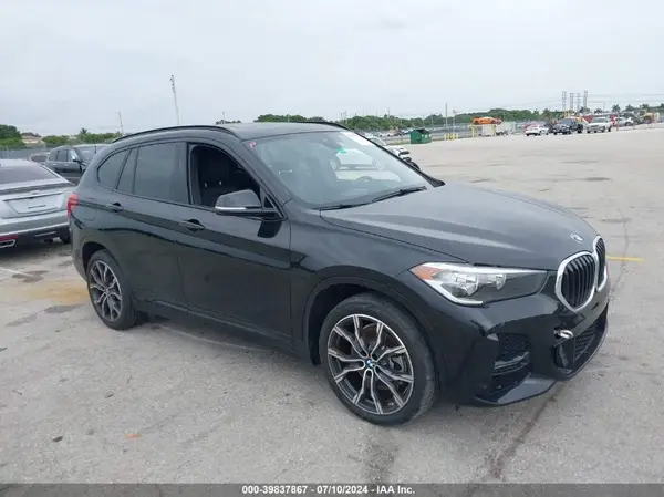 WBXJG7C05M5U03116 2021 BMW X1 - Image 1