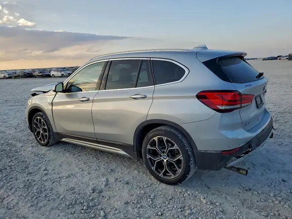 WBXJG7C05M5U37444 2021 BMW X1 - Image 2