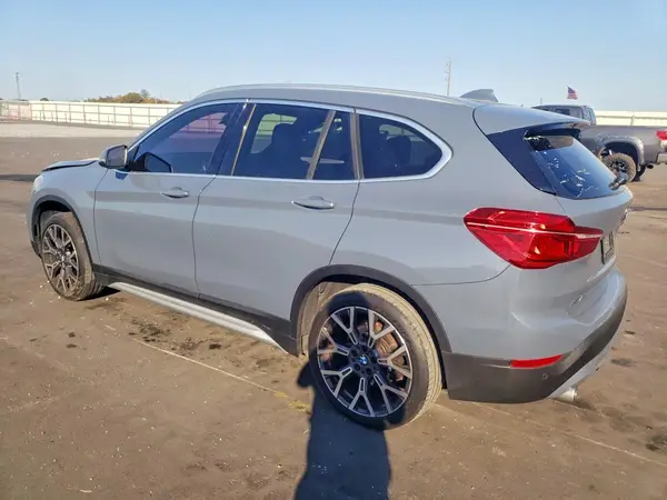 WBXJG7C06M5S28259 2021 BMW X1 - Image 2