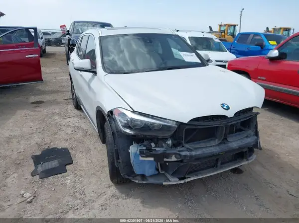 WBXJG7C06M5S95797 2021 BMW X1 - Image 1