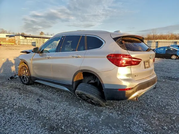 WBXJG7C06M5T57991 2021 BMW X1 - Image 2