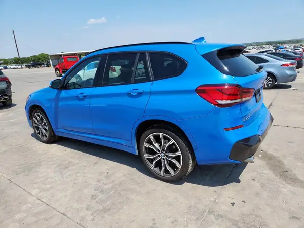 WBXJG7C06M5U26498 2021 BMW X1 - Image 2