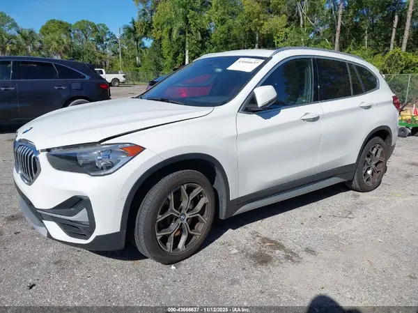 WBXJG7C07L5R96072 2020 BMW X1 - Image 2