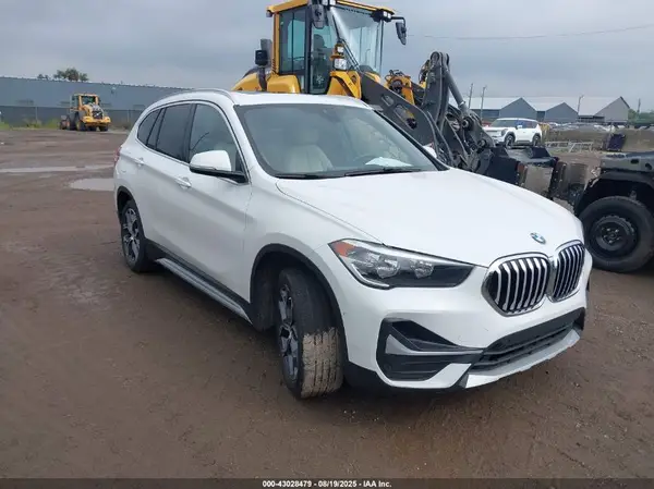 WBXJG7C07M5T46952 2021 BMW X1 - Image 1