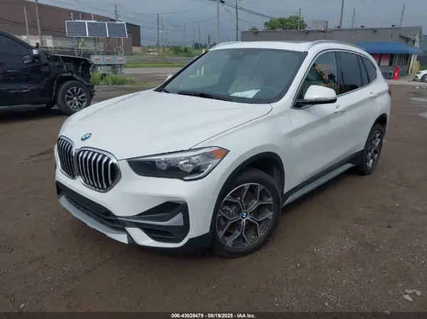 WBXJG7C07M5T46952 2021 BMW X1 - Image 2
