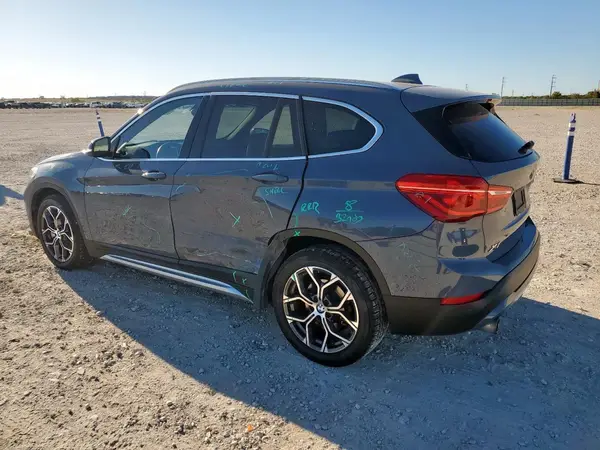 WBXJG7C07M5T52377 2021 BMW X1 - Image 2