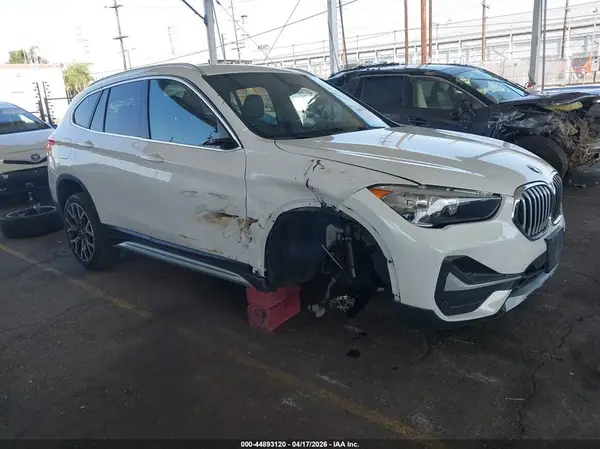 WBXJG7C08L5P53354 2020 BMW X1 - Image 1