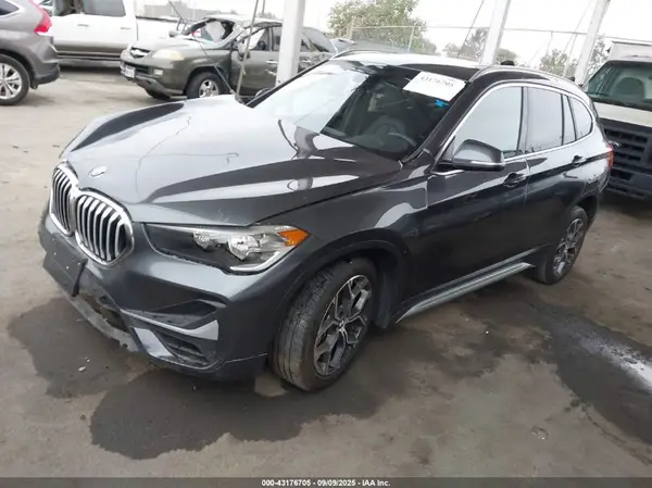 WBXJG7C08M5S35553 2021 BMW X1 - Image 2