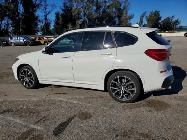 WBXJG7C08M5S46889 2021 BMW X1 - Image 2