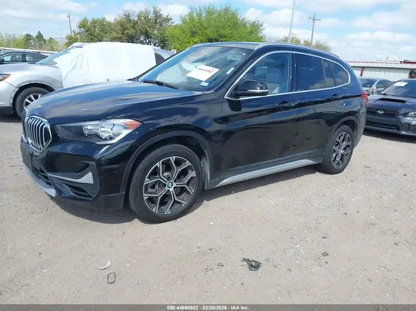 WBXJG7C08M5S60887 2021 BMW X1 - Image 2