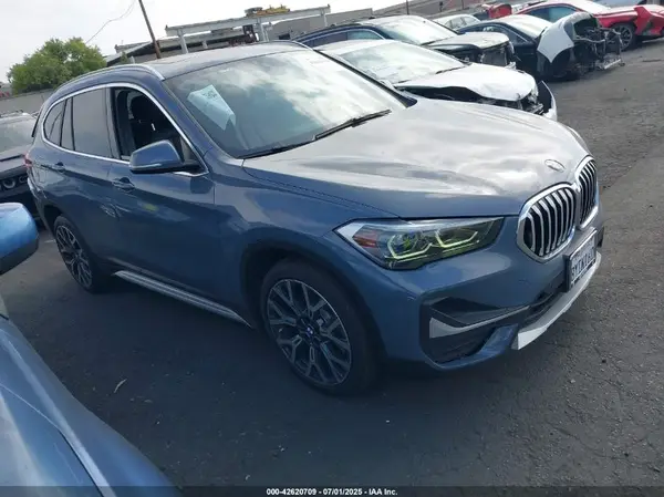 WBXJG7C08M5U15793 2021 BMW X1 - Image 1