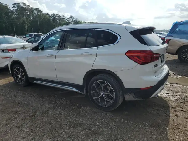 WBXJG7C09M5S67931 2021 BMW X1 - Image 2