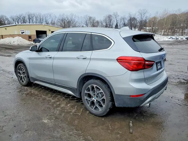 WBXJG7C09M5T30073 2021 BMW X1 - Image 2