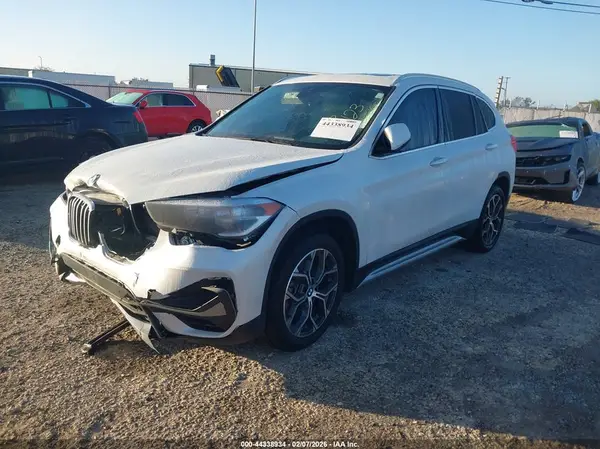 WBXJG7C09M5U22123 2021 BMW X1 - Image 2