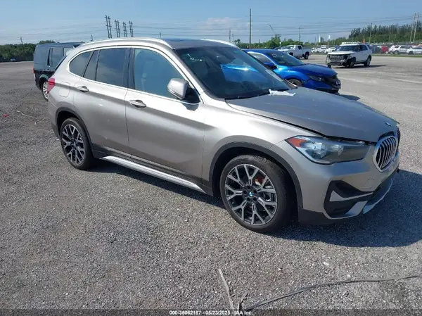 WBXJG7C09M5U26043 2021 BMW X1 - Image 1