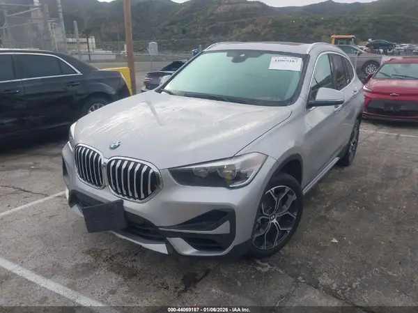 WBXJG7C0XM5S25736 2021 BMW X1 - Image 2