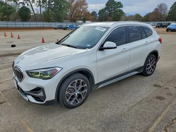 WBXJG7C0XM5T49683 2021 BMW X1 - Image 1