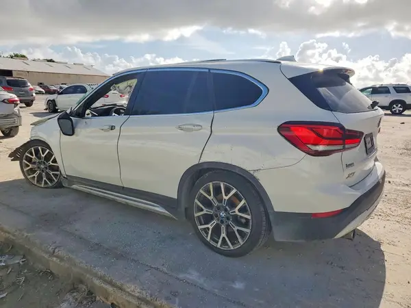 WBXJG7C0XM5T74003 2021 BMW X1 - Image 2
