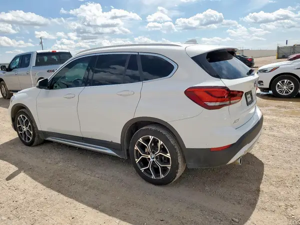WBXJG7C0XM5U26696 2021 BMW X1 - Image 2