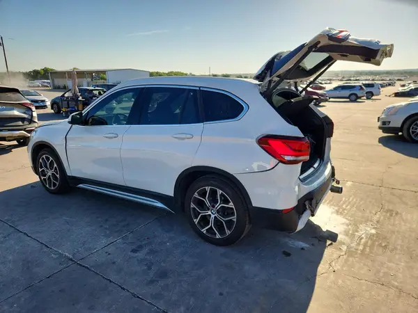 WBXJG7C0XM5U28156 2021 BMW X1 - Image 2