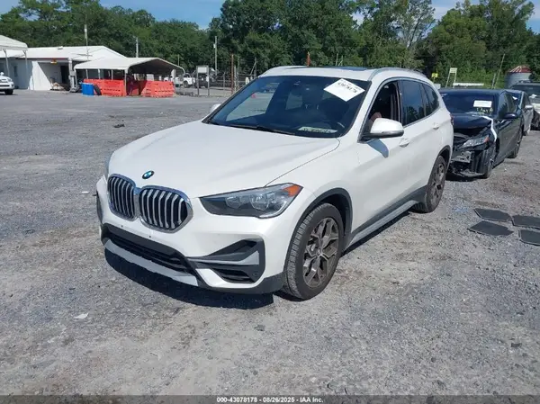 WBXJG9C00M5S45019 2021 BMW X1 - Image 2