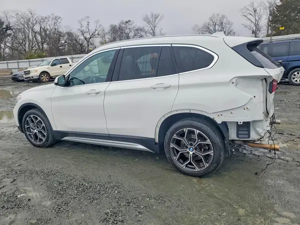 WBXJG9C00M5T92070 2021 BMW X1 - Image 2