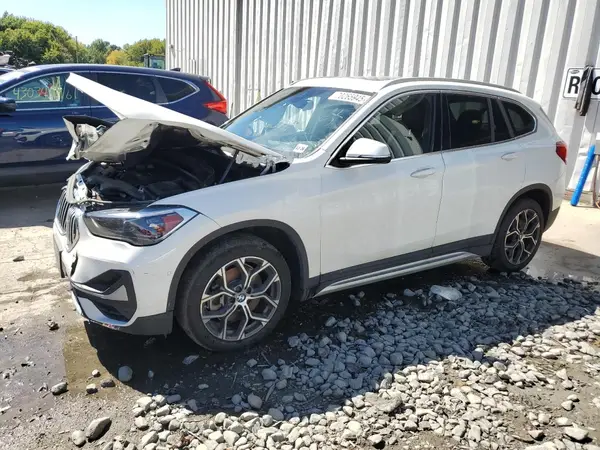 WBXJG9C00M5U43258 2021 BMW X1 - Image 1