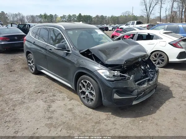WBXJG9C01L5P86076 2020 BMW X1 - Image 1