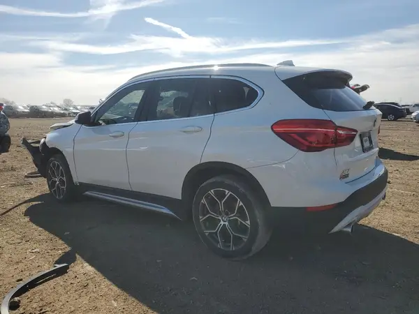 WBXJG9C02M5S18999 2021 BMW X1 - Image 2