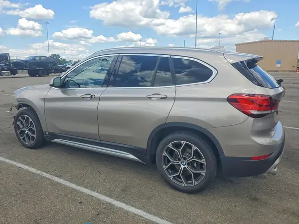 WBXJG9C02M5S47337 2021 BMW X1 - Image 2