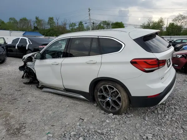 WBXJG9C02M5S69998 2021 BMW X1 - Image 2