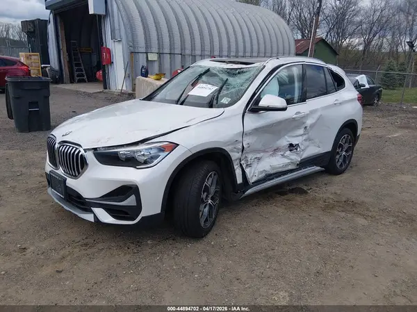WBXJG9C02M5T30976 2021 BMW X1 - Image 2