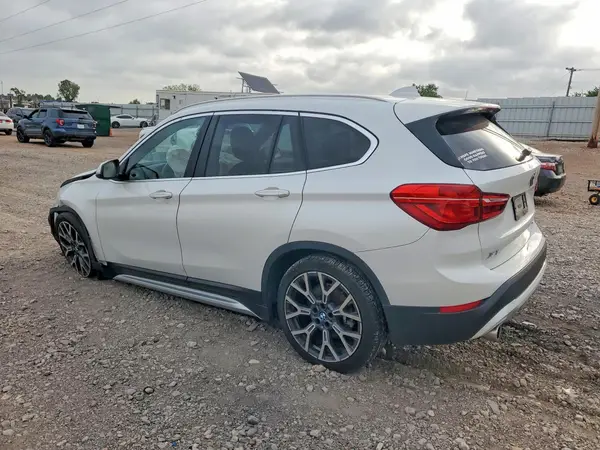 WBXJG9C02M5T74041 2021 BMW X1 - Image 2