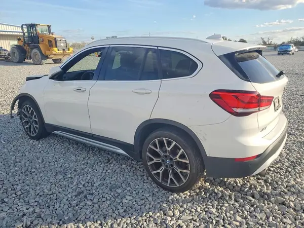 WBXJG9C02M5T85847 2021 BMW X1 - Image 2