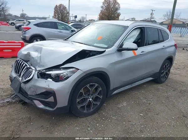 WBXJG9C02M5U13159 2021 BMW X1 - Image 2