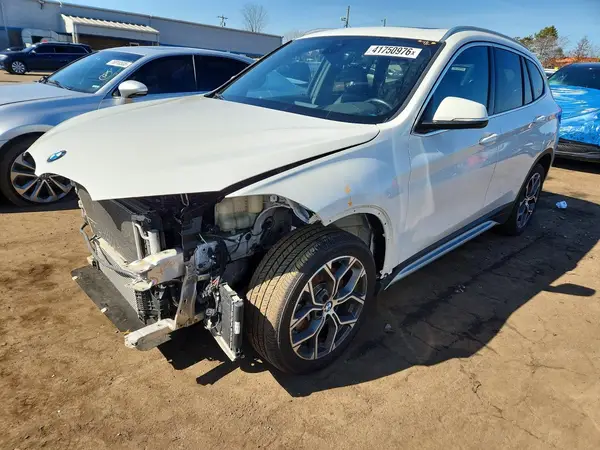 WBXJG9C03M5T48581 2021 BMW X1 - Image 1