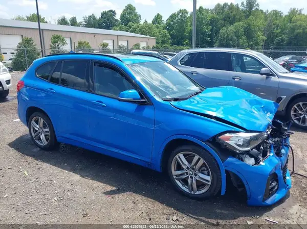 WBXJG9C04M5T61811 2021 BMW X1 - Image 1