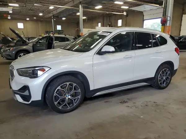WBXJG9C04M5U41318 2021 BMW X1 - Image 1
