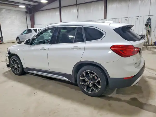 WBXJG9C04M5U42811 2021 BMW X1 - Image 2